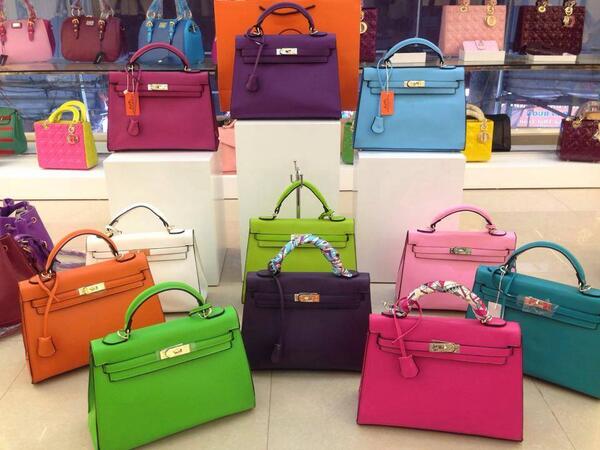 tetatet1212's tweet image. А почему зимой надо ходить в черном?Ярк краски оч хор смотрятся и на белом фоне! "@RuSumki: Весен краски радуют глаз http://t.co/jJXuLwEmI8"