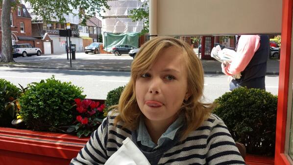 IthinkiamChris's tweet photo. Kaja's pre-match meal on the Kings Road http://t.co/OLNl1nwwvT