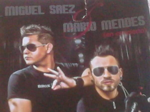 NereaSierra2's tweet photo. Gracias por la firma @MIGUELSAEZOFICI y @MARIOMENDESOFI http://t.co/FZH0cKjeB2