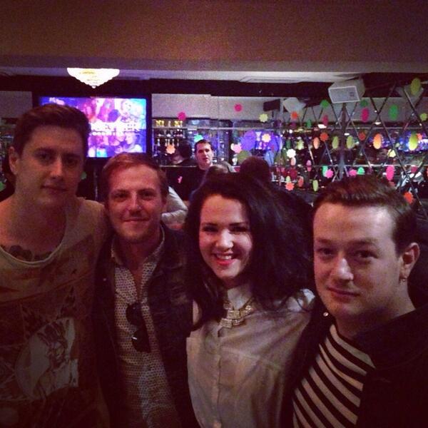 MitchellRusson's tweet image. #sicknight#deafhavana