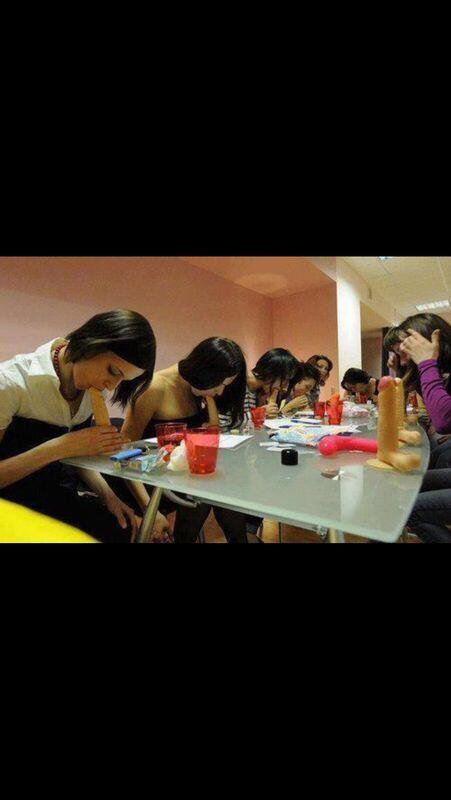 mattydeakes's tweet photo. Every school should have one of these lessons for lasses http://t.co/4jddoLxrYk