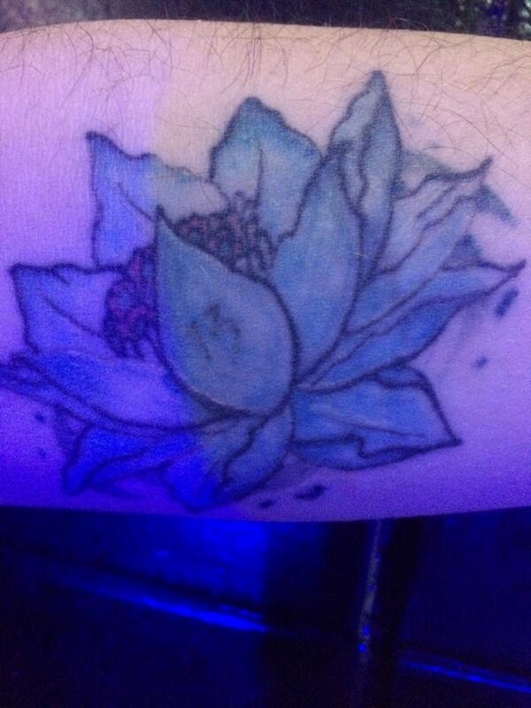 blue_barakuda's tweet photo. @lotus13tattoo http://t.co/tQ3m1GjDtB