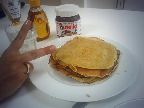 alba_cuco's tweet photo. Good morning!! A esmorçaaaaar :) #pancake @Geeluux http://t.co/gQeaAtkuFg