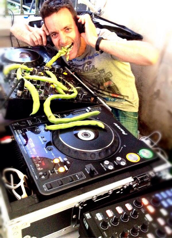 joshlizfor tweet media