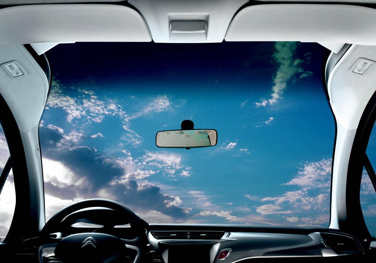 Citroën France en X: La tête dans les nuages avec le toit panoramique de  Nouvelle #Citroën #C3 !  / X