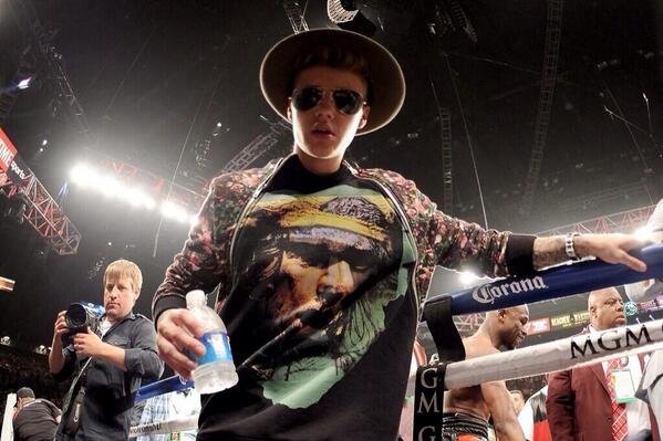lovechiIds's tweet photo. “@Thanks_Idol: QUOTE THIS TWEET WITH THE LAST PIC OF JUSTIN YOU SAVED” http://t.co/BVnOBqdbvf