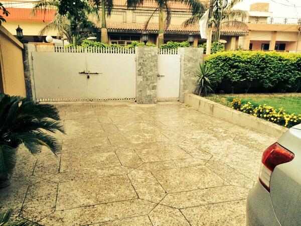 drhinasikander's tweet image. And it just started raining. Such a beautiful turn to a hot day.

#WeatherReporting because people don't know :D