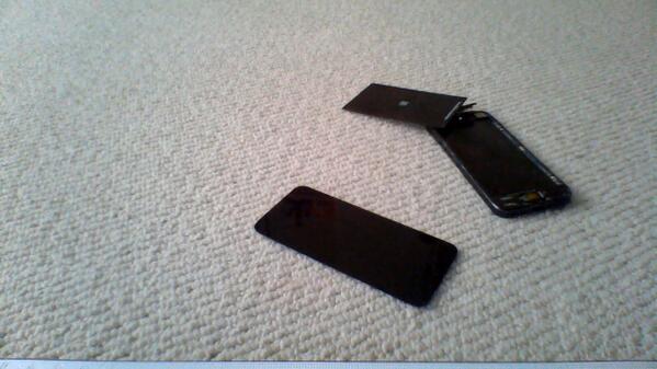 ch4vy's tweet photo. my phone :) http://t.co/1RnaYvJQM8