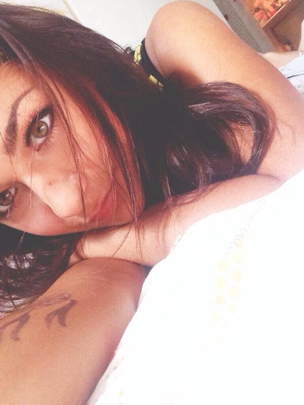 AndreaRussetBI's tweet photo. #SeductiveSunday http://t.co/OBKuRTX3LK