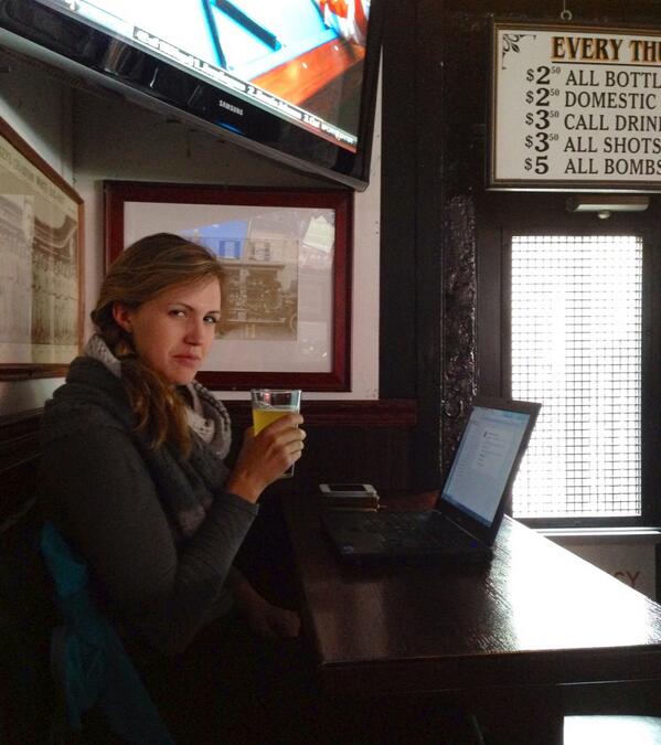 hannahbuck_13's tweet image. This is the right way to finish college @andihibbs #LastEssay #ThirdBeer