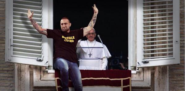 Er_Pontefice's tweet photo. E poi un giorno esci a dire l'angelus e sulla finestra ti ritrovi lui: #gennyacarogna. http://t.co/hPugIKAVZP