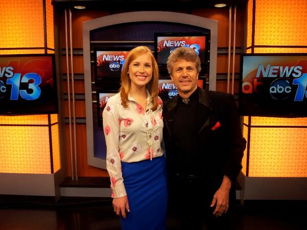 WeekendofWonder's tweet image. Amazing day at WOW. Berry on TV in early morn. Standing Ovations at every show with a sold out gala last night.