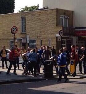 CasualUltra_'s tweet photo. Arsenal and West Brom fans fighting in London today. http://t.co/FmGSfgqAQ1