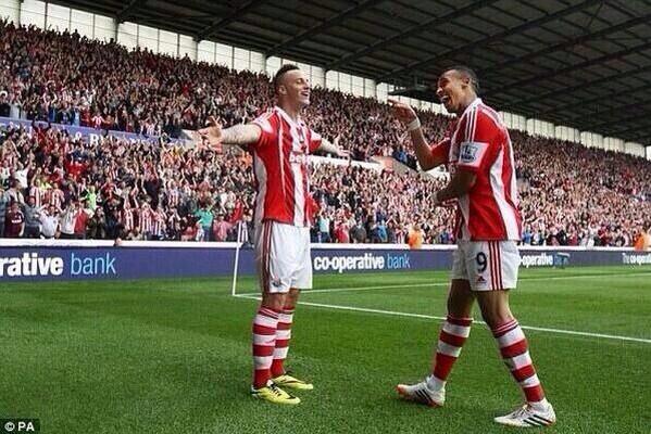 cosnakickbo's tweet photo. FUNNY GUY #ARNIE #ODEMWINGIE #SCFC http://t.co/AYGjntMwy0