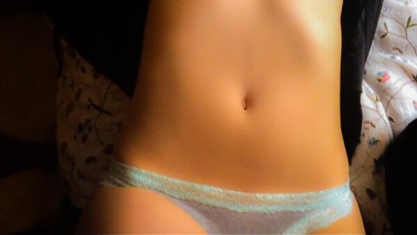 CUCOUPLE's tweet photo. Tummy :) http://t.co/x3KoYasKgO