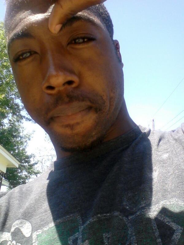 IndraLyrix's tweet image. 俺は目が覚めた 。俺の視力がぼやけている。#RebootMode