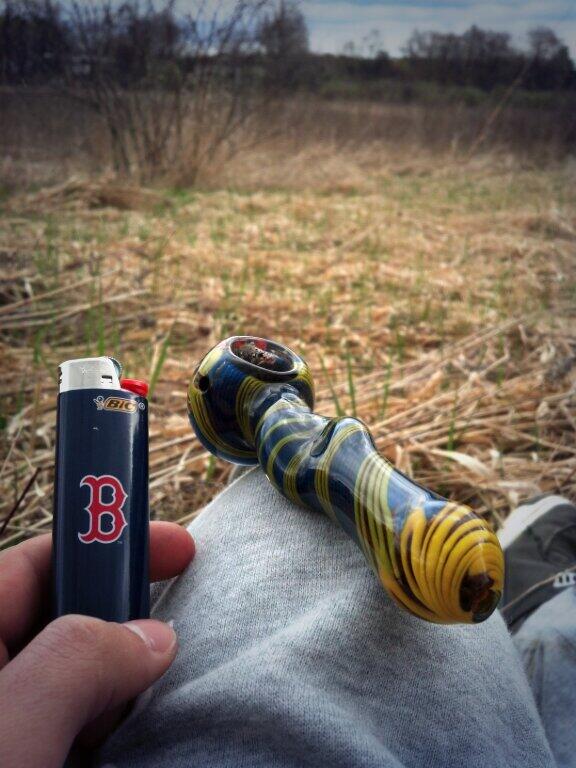 poon_tangler's tweet photo. Nothing like smoking a bowl outside 👌 http://t.co/NVQouE2mFJ