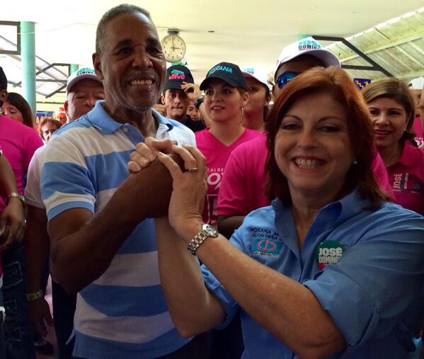 Con Ismael Laguna una de las glorias del deporte que me lo encontré en el Instituto América haciendo patria