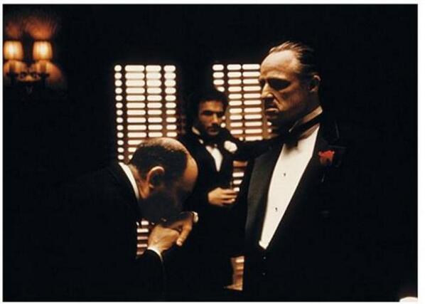 JotDownSpain's tweet photo. Gordon Willis, entre otras muchas cosas, nos inquietó con la oscuridad en los ojos de Vito Corleone. Descanse en paz http://t.co/Pee4UftbSa