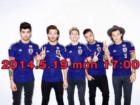 1Dnllhzs's tweet image. これからどんなに古いと言われようがプリとる時は直立でちょっと傾きながらピースしかしません
#ThanksOneDirection