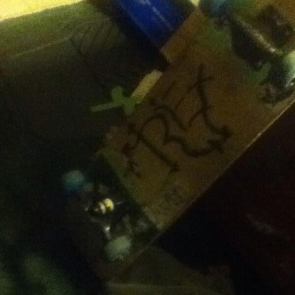 devanross200's tweet image. i skatebord!