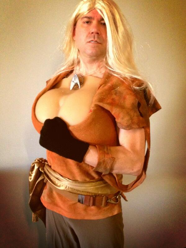 ThatChrisGore's tweet photo. I'm doing what John Oliver asked me to do. #mutuallyassuredhumiliation http://t.co/7YpCxcxXH0