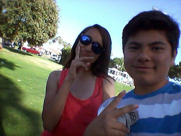 angelduarte4614's tweet photo. Turning it up with crazy sister :-) lol http://t.co/pwK7RvRgSz