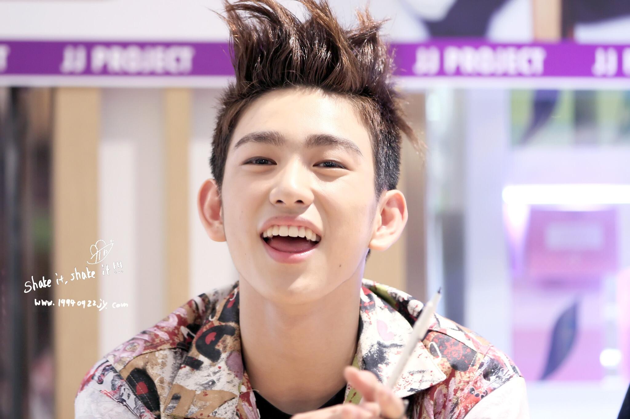 Bn-Z3KjIUAAaDRz.jpg:large