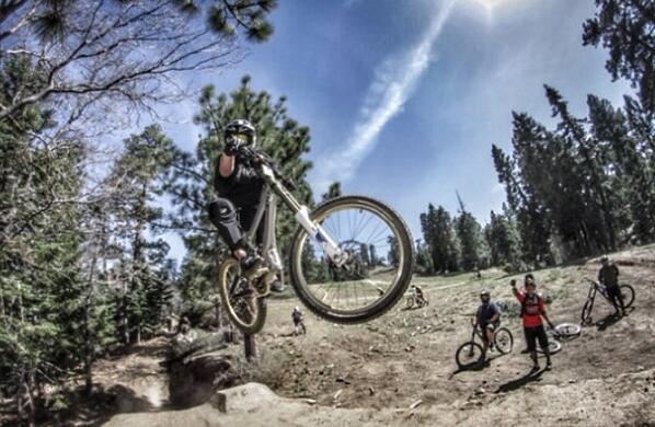 ItsToombs's tweet photo. Such a great time in Big Bear. Thanks to @Snow_Summit for building a great park http://t.co/0FN1Gnr0oV
