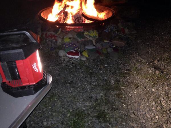 MilwaukeeTool's tweet photo. Light for a different kind of jobsite! #NBHD RT @TimothyhillTim: @MilwaukeeTool #Milwaukeelight #maylong2014 http://t.co/FYsrBibvsp