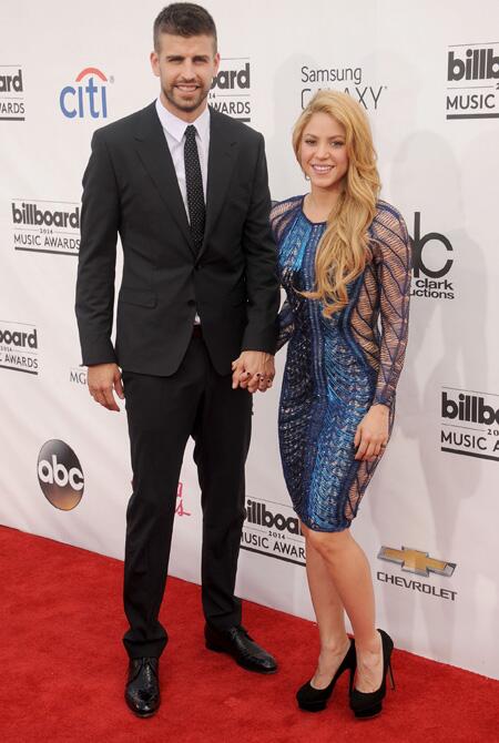 разница в посте 10 см как выглядит. комикс разница в росте. джоэл макхэйл рост. разница в росте как выглядит. рост шакиры 157 см.