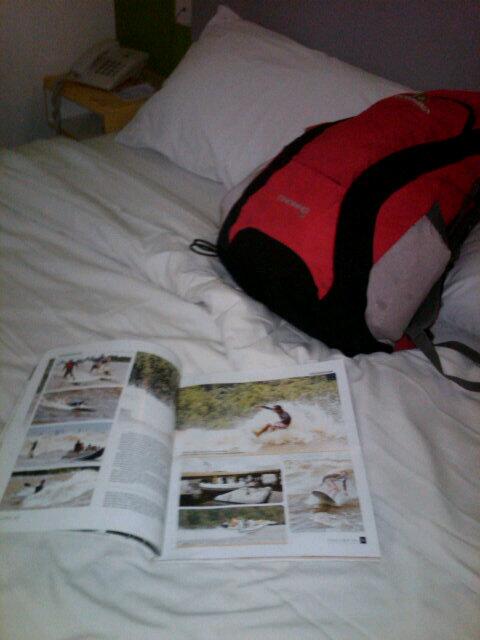 itoyjie's tweet photo. Some time red ransel need a rest for a while.. After surfing .. Boleh begitu ? http://t.co/qDUbBX1Z7n