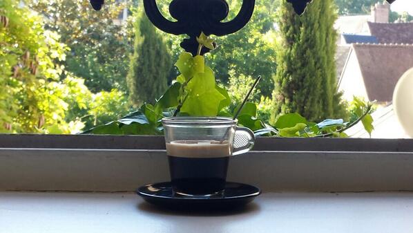 Wipiix's tweet photo. Résolution 67 de #Wipiix: ne pas fêter les 40 ans des amis et simplement leur offrir un bon #café ! http://t.co/zQaSSg2IGt