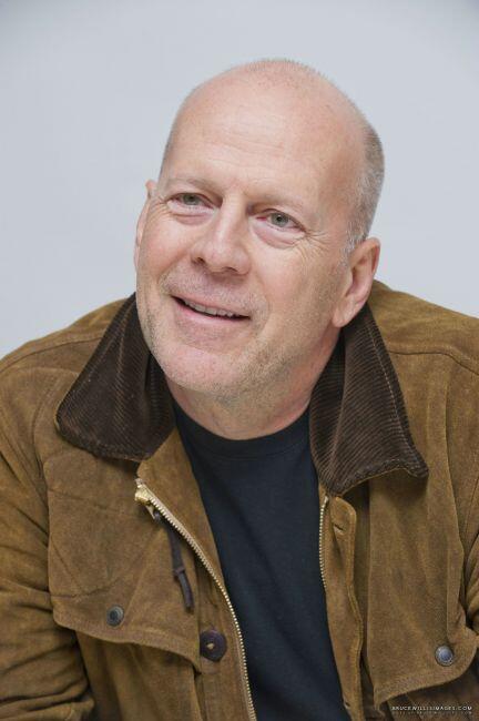 brucewillispl's tweet photo. Bruce Willis @ “Die Hard 5” Press Conference on February 2, 2013 - http://t.co/lWWSKXELpz - http://t.co/qB6nIzjBBn http://t.co/5ie1r83ISE
