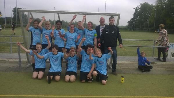 lientje1967's tweet photo. Kampioenen. Tweede keer op rij. #Devinco C1 gefeliciteerd! http://t.co/Xuf0uss8KG