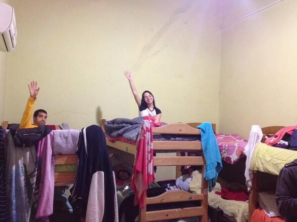 michiicarrion's tweet photo. Asi que esto es el famoso "dormir en hostel" http://t.co/lAlqDFB5kQ
