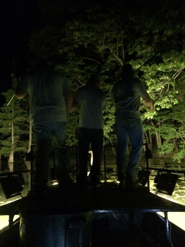 boss_walt's tweet photo. Little bow fishin to cap off the day #slinginstix http://t.co/pwQer53M4L