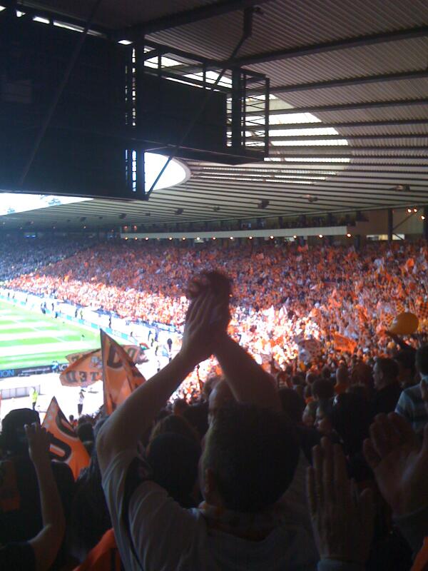 Feels like 2010...get the tangerine and black on that cup!#ComeOnJackieMac #ourunited @dundeeunitedfc