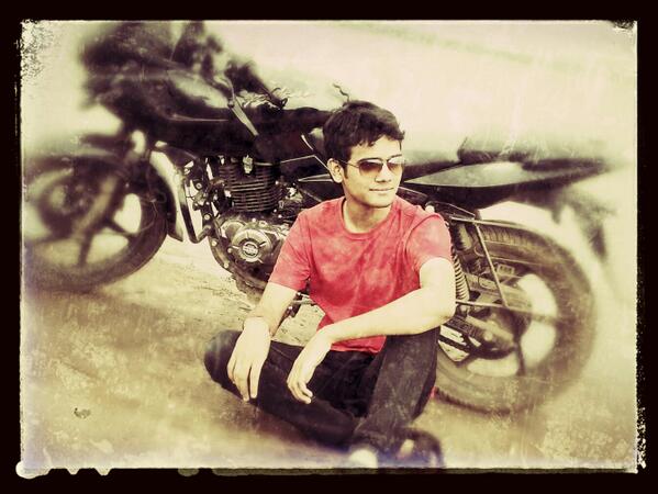 RoopamL's tweet image. #bike#pulsar#220#filter..!!