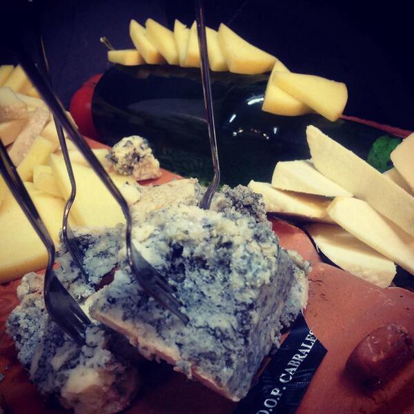 PalacioFerrera's tweet photo. Este fin de semana, disfruta en Avilés de la Feria del Queso y del Vino. http://t.co/lFD6ATcgVe