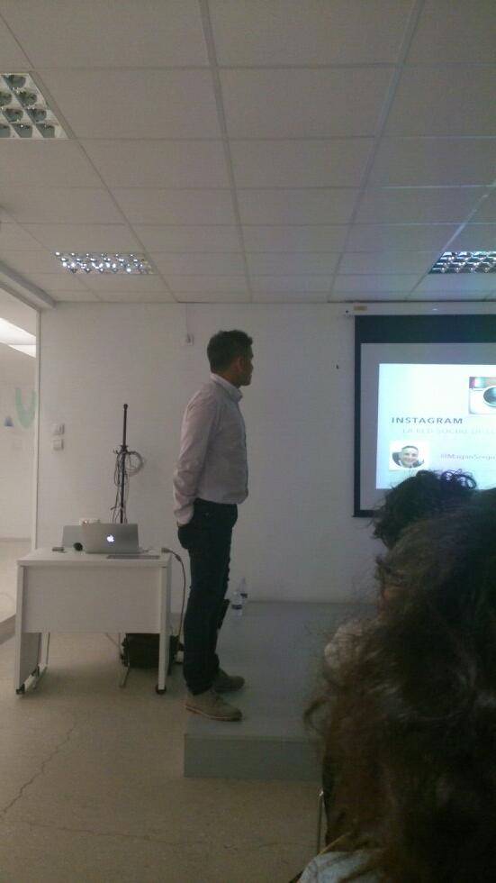 aurelio_barea's tweet photo. En la charla de @MaganSergio en las cigarreras centro cultural sobre instagram http://t.co/0LWttjrWHC