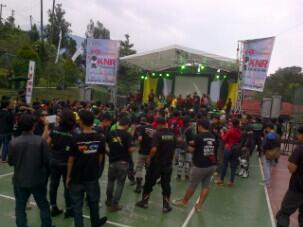 Fay_unyil's tweet photo. Wisma industri anivrsary @IKNRBogor  yg smprna,bikers,lautan ninja smpe dgn 4000 mtr @knijaya @KNI_Jaya @knijabar http://t.co/nsgpVfRNk9