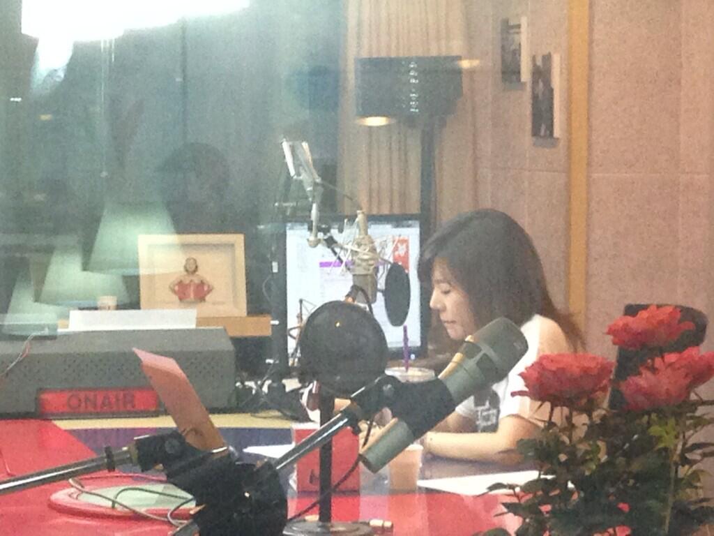 [OTHER][06-05-2014]Hình ảnh mới nhất từ DJ Sunny tại Radio MBC FM4U - "FM Date" Bn1RItyIQAAchNd