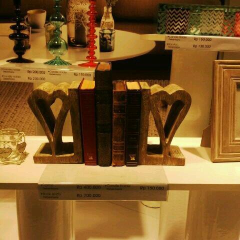 nastiti_ds's tweet image. Lovely, isn't? #Debenhams #Sency #HariBuku