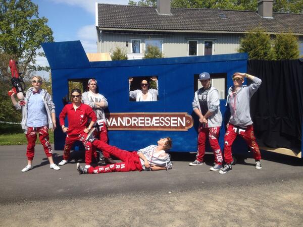 vandrebaessen's tweet photo. Klare for russetoget. http://t.co/52NOIvw6Ko