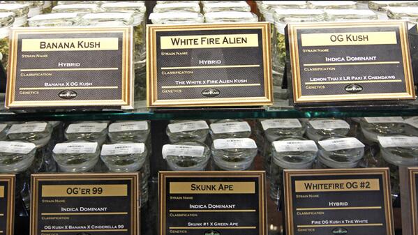 ActualidadRT's tweet photo. #Canadá instala máquinas expendedoras de #marihuana http://t.co/Rk1iMybf0r http://t.co/QeekGBVCtJ