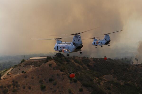 MCASMiramarCA's tweet photo. #3rdMAW #CH46s stationed @ #CampPendleton supporting firefighting activities on the base. @USMC #HMM364 http://t.co/Nra0FCWAWs