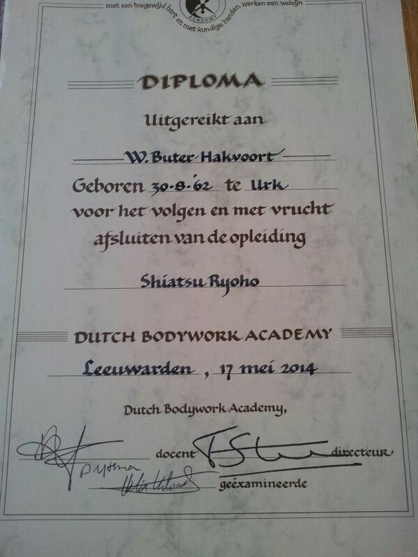voorlopig ff niet meer naar leeuwarden vandaag de shiatsu opleiding afgerond en het diploma shiatsu ryoho gehaald.