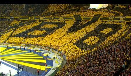 Sport_Pic_today's tweet photo. جماهير #دورتموند في نهائي كاس المانيا خياااااااااااااااالي #BVB 
http://t.co/U5J4lGtf1n