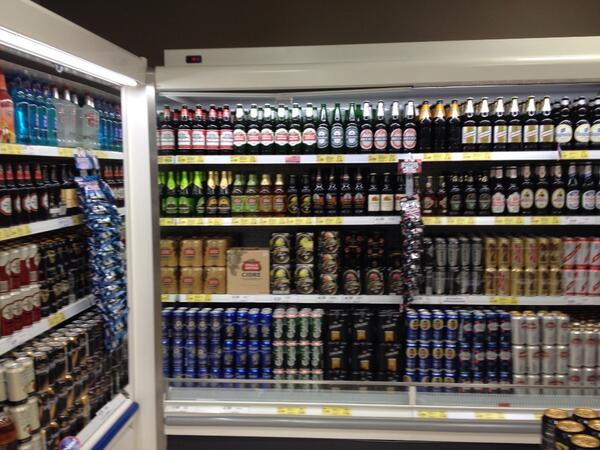 No gaps on beer, great availability for customers on a great sunny British evening <a href="/DianeMalone001/">Diane Malone</a>